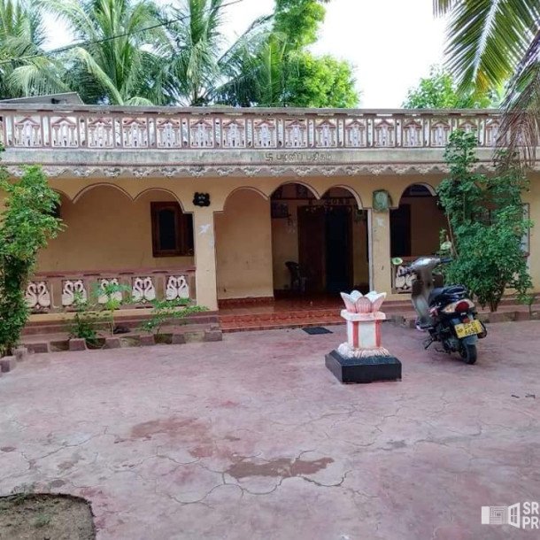 3 bedroom house for sale situated on 4 acres of land 1 km from Suzhipuram Post Office.-4