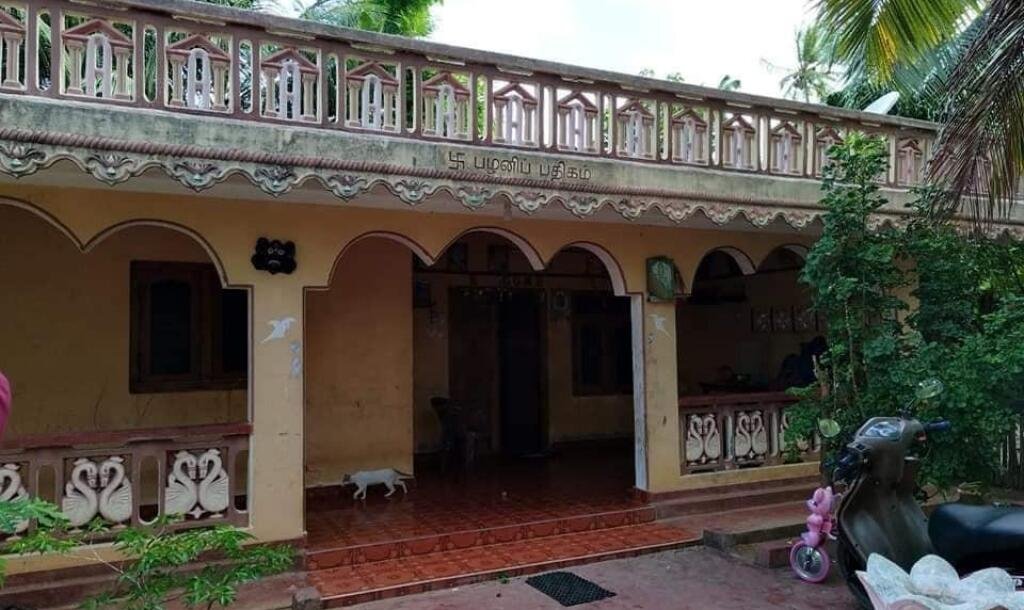 3 bedroom house for sale situated on 4 acres of land 1 km from Suzhipuram Post Office.-7