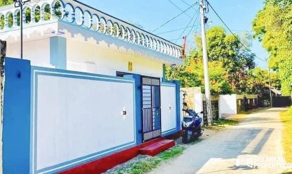 Jaffna ➡️ House for Sale with Furniture in Vadamaratsi Parudhiturai Area.-8